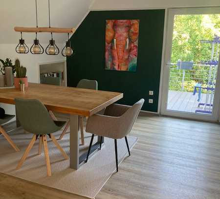 Attraktive 5-Zimmer-Wohnung mit Balkon und EBK in Velbert