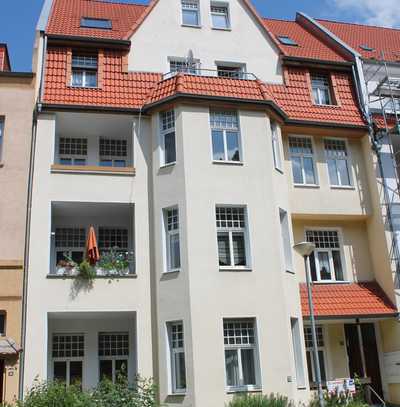 Zentrumsnahe 3-Raum mit Balkon und Blick ins Grüne