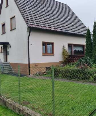 Ein- bis Zweifamilienhaus zum Kauf mit großen Areal