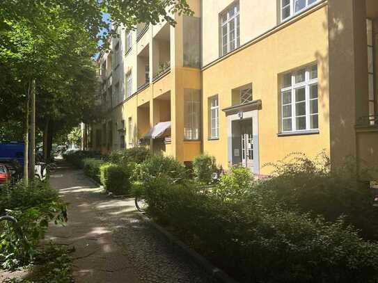 Furnished Flat in Treptow/Friedrichshain.*NO WGs!* Singles/Couples only. Limited rental for 1 year.