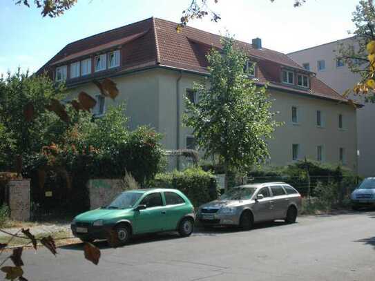 2-Zimmer-Wohnung mit Einbauküche in Berlin-Niederschönhausen