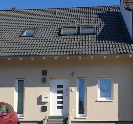 Gehobene 2,5-Zimmer-Terrassenwohnung im Grünen