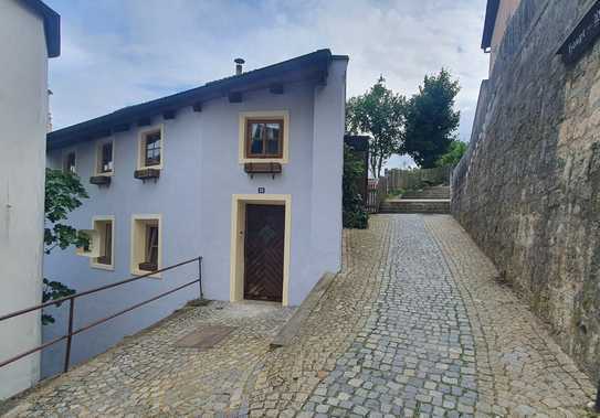 Historisches Altstadthaus am Fuße der Burg im Herzen der Stadt Burghausen