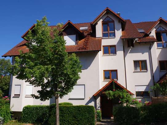 Leerstehende 3-Zimmer-Wohnung mit Pkw-Stellplatz im Freien in Bad Rappenau-Zimmerhof