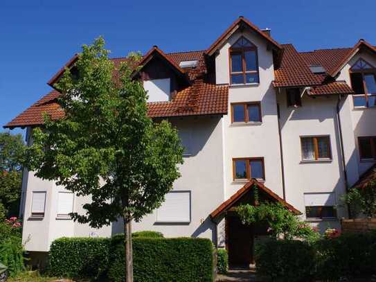 Leerstehende 3-Zimmer-Wohnung mit Pkw-Stellplatz im Freien in Bad Rappenau-Zimmerhof