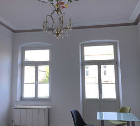 2 Zi. kl. Balkon mit EBK, modernes BAD (Jugendstil-Stadthaus) - TOP-LAGE!