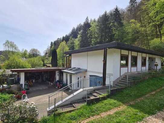 Traumhaftes Einfamilienhaus (Bungalow) mit Einliegerwohnung am Waldrand in Wilgartswiesen