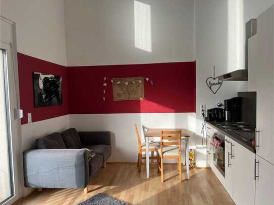 Neuwertige 1,5-Zimmer-Wohnung mit Balkon und Einbauküche in Regensburg