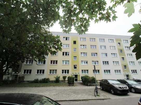 Idyllische, zentrumsnah mit Balkon, Badewanne, Laminatfußboden und ruhiger Lage