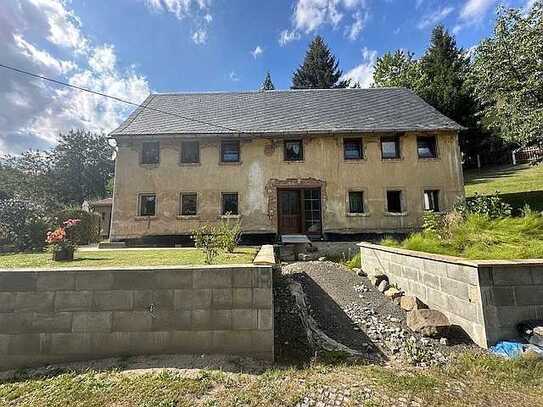 Charmantes teilsaniertes Einfamilienhaus in Hainewalde