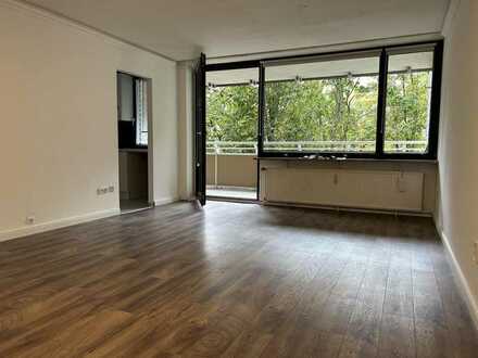 Schöne, frisch renovierte 3 ZKB-Wohnung mit großem Balkon in AUDI-Nähe! Sofort frei!