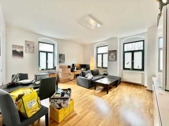 Helle 2-Zimmer Wohnung im Altbaucharme mit Balkon