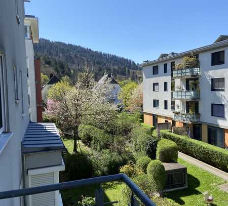 Stilvolle, gepflegte 2-Raum-Wohnung mit gehobener Innenausstattung mit Balkon in Freiburg