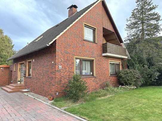 Einfamilienhaus mit Nebengebäude und Garage in schöner Lage von Leer Ostfriesland.