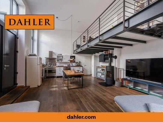 Modernes Hinterhof-Loft mit Galerie und Sauna