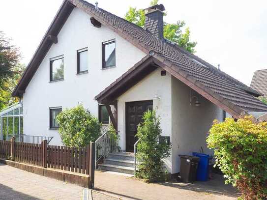 Freistehendes Haus mit geschütztem Garten in schöner Wohnlage