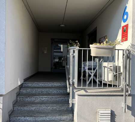 zentral gelegene 1-Zimmer Single Wohnung mit großem Balkon, ohne Einbauküche