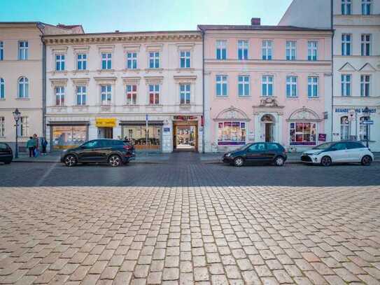 Café-/Bistrofläche in zentraler Marktplatzlage - keine Vollgastronomie!