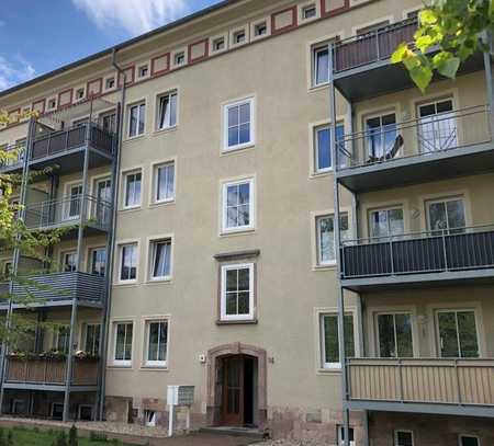 Frei ab 1.5.25. ! 2.OG mit Laminat, Balkon und Wanne - City-NAH