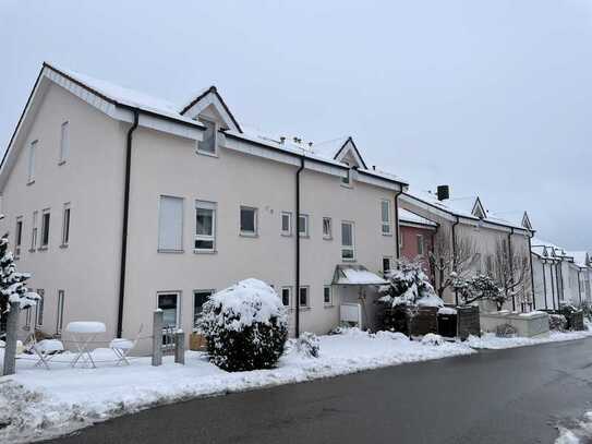 Gepflegte 2-Raum-Wohnung mit Balkon und Einbauküche in Beuren