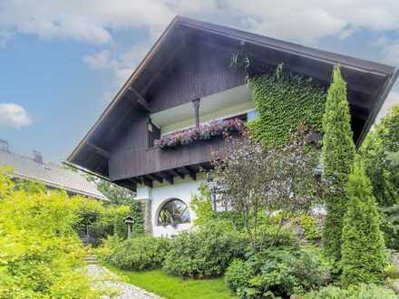 Besonderes Landhaus mit märchenhaftem Garten und viel Liebe zum Detail