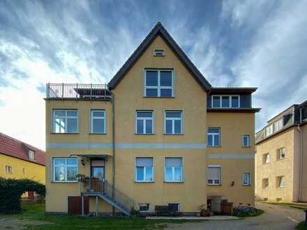 Zentrumsnahe Lage in Naumburg! Charmante Altbauwohnung mit Veranda und Stellplatz!