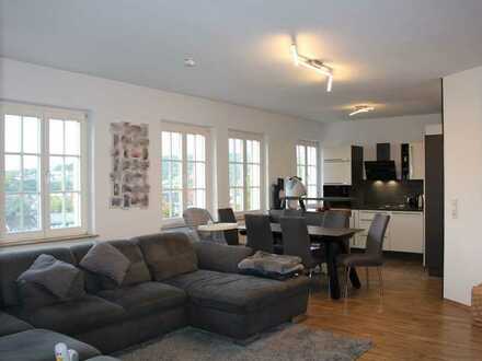 Neuwertige 3-Zimmer-Wohnung mit Balkon und Einbauküche in Neunkirchen