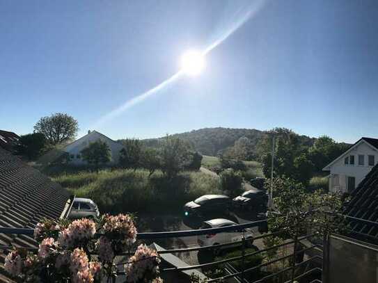 Exklusive 3-Zimmer-DG-Wohnung mit großer Terrasse und atemberaubenden Ausblick in Pfinztal