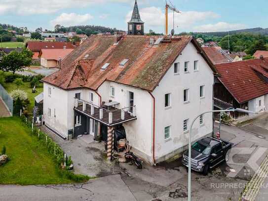 Renditestarkes Mehrfamilienhaus in Winklarn mit großzügiger Wohnfläche, Terrasse und Balkon