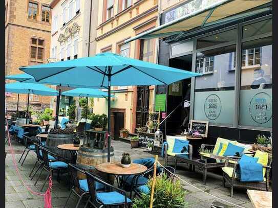 Sehr lukratives und modernisertes Café mit großer Betreiberwohnung in bester Lage von Zell (Mosel)