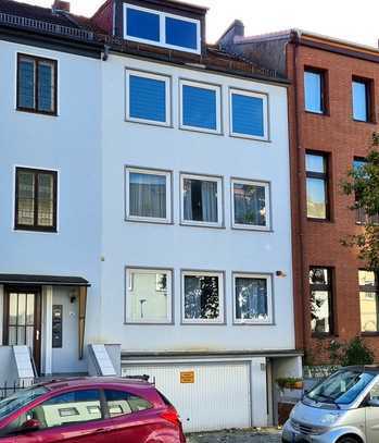 Mehrfamilienhaus mit 4 Wohnungen und Doppelgarage | Neustadt