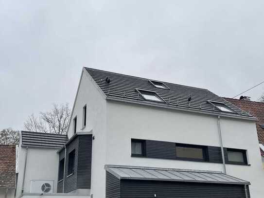 Stilvolle 5 Zi. Maisonette Wohnung mit Balkon in bevorzugter Lage