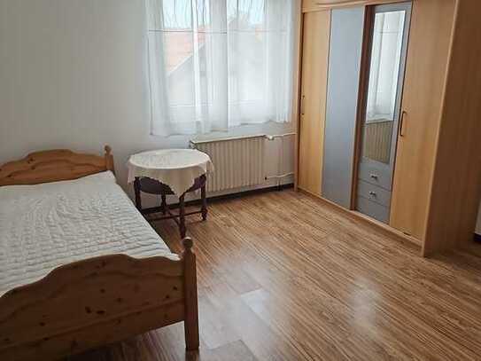 4-Zimmer-DG-Wohnung mit Balkon und EBK in Weitramsdorf