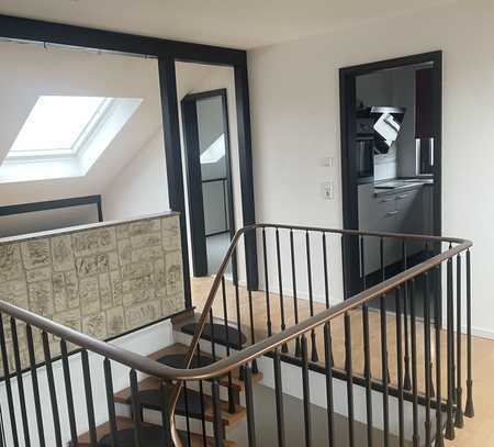 +++ Schöne große 2-3 Zimmer Maisonette Whg. + Dachterrasse, 2 x Badezimmer Wanne bzw. Dusche ++