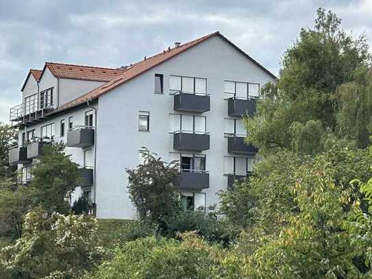 Gepflegte 1 Zimmer Appartement-Wohnung, Balkon, TG-Platz, Bad, Wochenendpendler