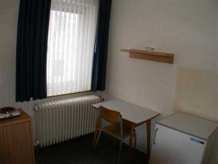 FLATmix.de / Einfach möbliertes Zimmer in BI-Mitte...