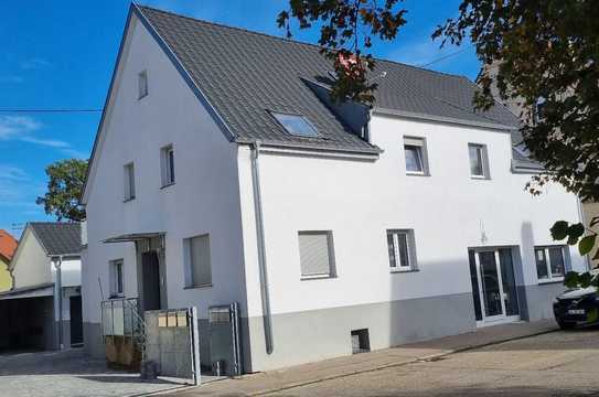 Saniertes Mehrfamilienhaus mit Gewerbeeinheit in Bönnigheim City