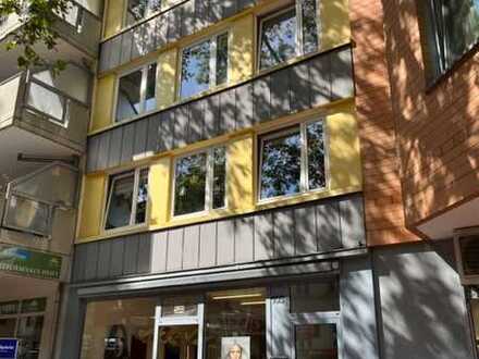 Frechen, Fußgängerzone, Wohn-u. Geschäftshaus, 3 Whgen, 1 Gewerbe, Fläche ca. 315 m², Grst. 341 m²