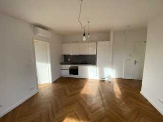 New Penthouse ! Einzigartiges Dachgeschoss mit 2 Zimmern