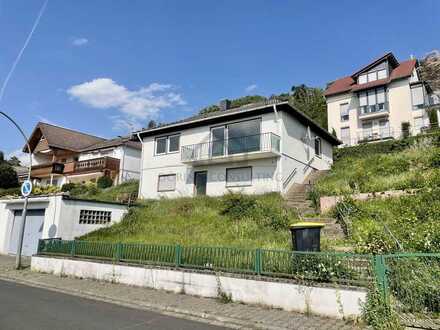 Mit 360°-Begehung: Einfamilienhaus mit Einliegerwohnung in Bestlage