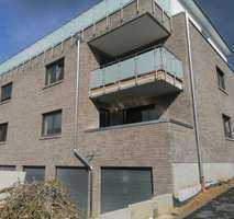 Moderne Obergeschoss Wohnung mit Balkon und Garage in Materborn