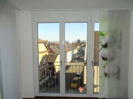 STADTRESIDENZ schwellenfrei, hohe Decken, Kühlung auf einer Ebene, mit großer Dachterrasse