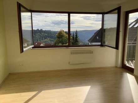 Attraktive 2-Zimmer-Wohnung mit Balkon und EBK in Bad Liebenzell