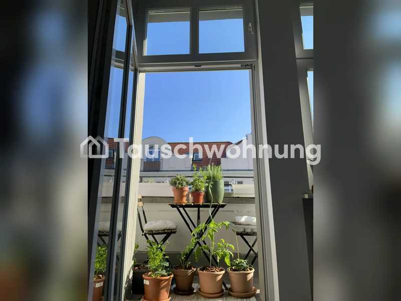Tauschwohnung: 2 Zimmerwohnung Fhain mit Balkon