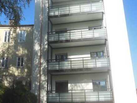 Sanierte, kleine 3-Zimmer-Wohnung in Zentrumslage
