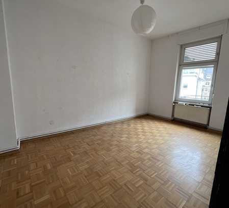 Helle 2-Zimmer-Wohnung mit Einbauküche in der Neckarstadt-Ost