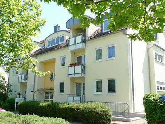 Sonnige 2-Raum-DG-Wohnung mit gr. Dachterrasse (ME08)