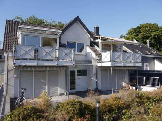 Helle moderne Dachgeschoßwohnung mit herrlicher Terrasse in zentrumsnaher Lage