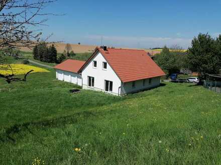 Großes 1-3 Familienhaus mit Halle auf 4500m² Grundstück