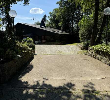 Traumlage in Siegburg : Einfamilienhaus im Landschaftsschutzgebiet mit ca 18.000 qm Grundstück, !!!